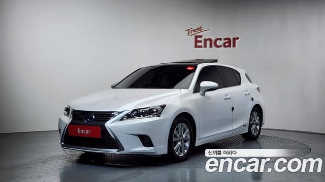 Lexus CT200h ZWA10, 2017 1