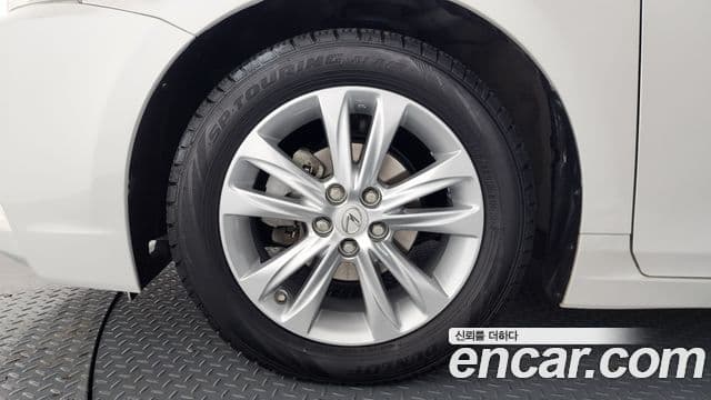 Lexus CT200h ZWA10, 2017 все фото