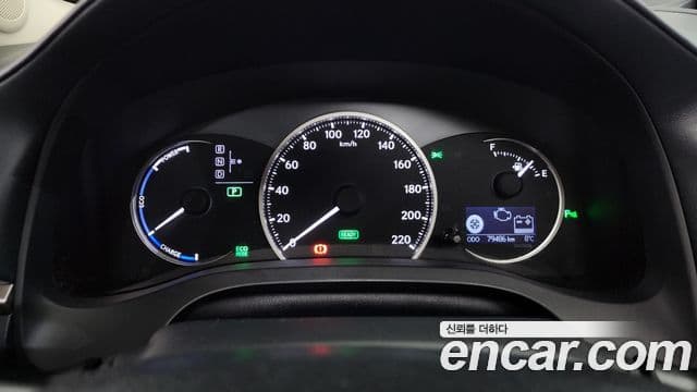 Lexus CT200h ZWA10, 2017 8