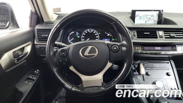Lexus CT200h ZWA10, 2017 13