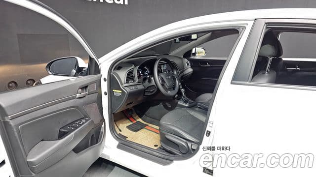 Hyundai Avante AD 1.6 GDI Value Plus, 2018 10