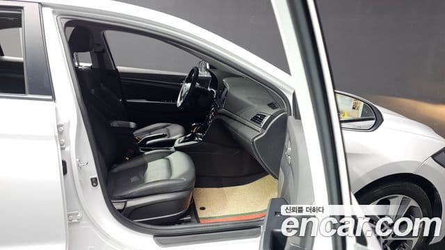 Hyundai Avante AD 1.6 GDI Value Plus, 2018 11