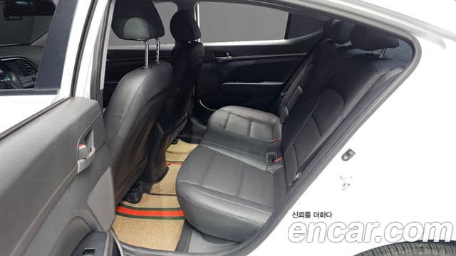 Hyundai Avante AD 1.6 GDI Value Plus, 2018 12