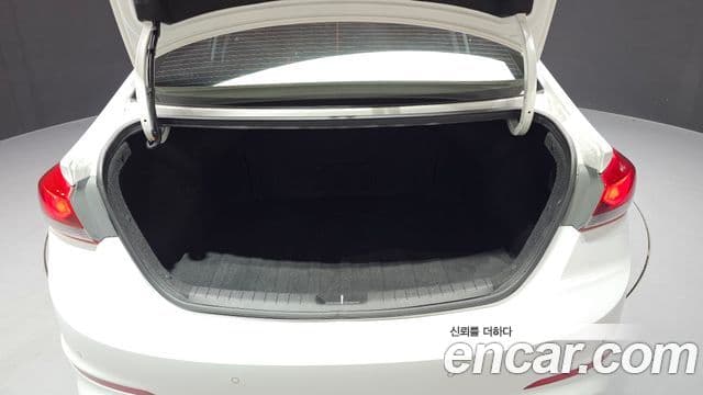 Hyundai Avante AD 1.6 GDI Value Plus, 2018 20