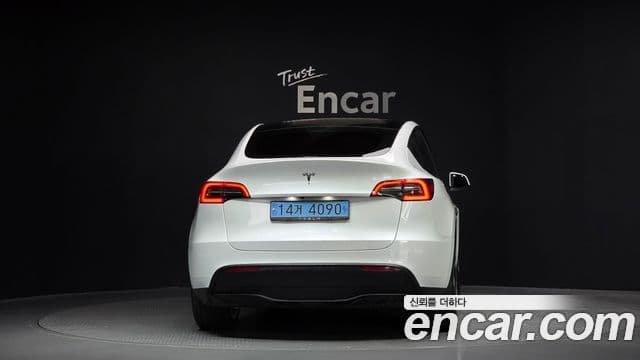 Tesla модель Y, 2023 4