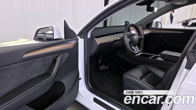 Tesla модель Y, 2023 10