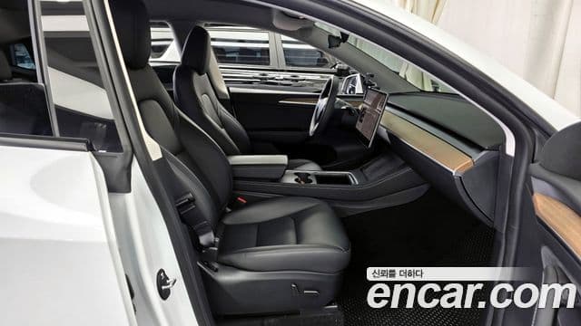 Tesla модель Y, 2023 11