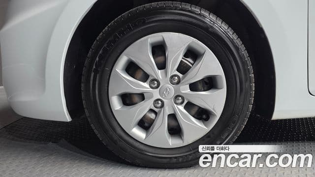 Hyundai Accent(новый кузов / новое поколение) 1.4 VVT Smart, 2017 все фото