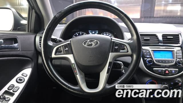 Hyundai Accent(новый кузов / новое поколение) Modern, 2015 13