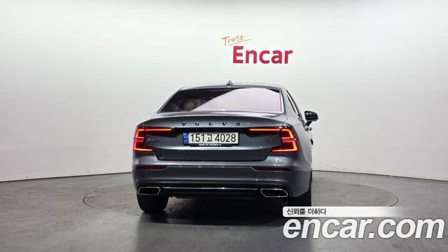 Volvo S60 3세대 B5 Inscription, 2021 4