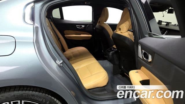Volvo S60 3세대 B5 Inscription, 2021 12
