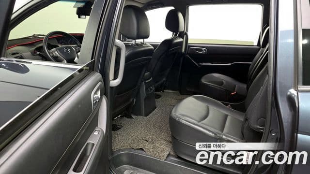 KG모빌리티(SsangYong) Korando 투리스모 4WD TX 9인승, 2017 11