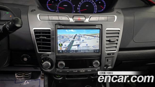 KG모빌리티(SsangYong) Korando 투리스모 4WD TX 9인승, 2017 16