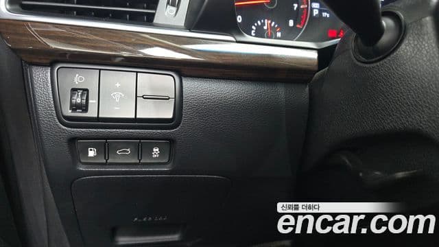 Kia All New K7 3.0 LPI Luxury (арендный автомобиль), 2018 17