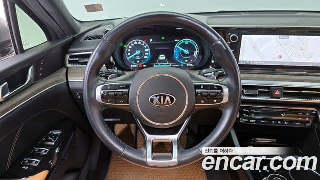 Kia K5 гибрид 3세대 Signature, 2020 13