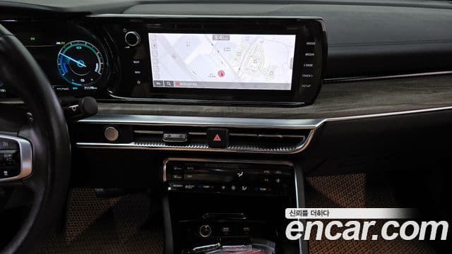 Kia K5 гибрид 3세대 Signature, 2020 14