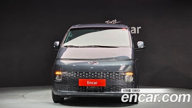 Hyundai Staria Modern, 2023 3