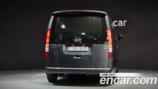 Hyundai Staria Modern, 2023 4