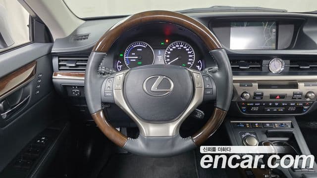 Lexus New ES300h XV60, 2014 13