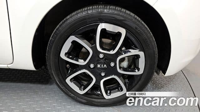 Kia The / новый New Ray Signature, 2021 все фото