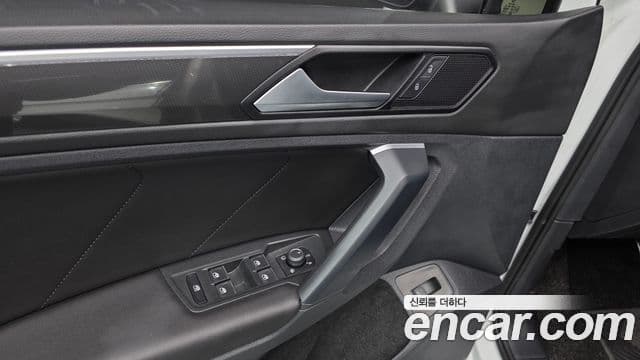 Volkswagen Tiguan 2세대 Premium, 2020 18