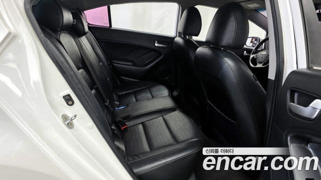 Kia The / новый New K3 Style, 2018 12