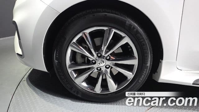 Kia The / новый New Carnival VIP, 2019 все фото