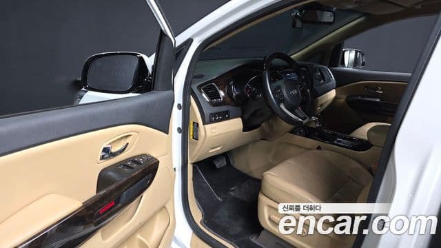 Kia The / новый New Carnival VIP, 2019 10