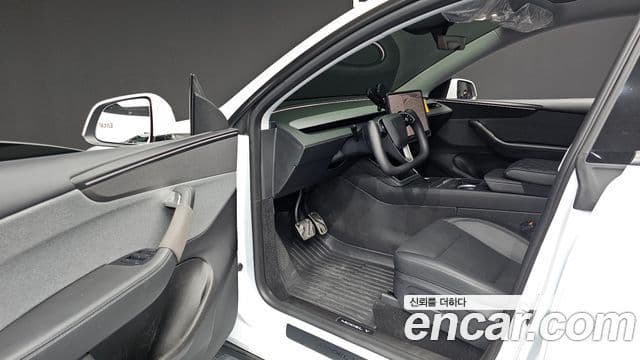 Tesla модель Y, 2025 11