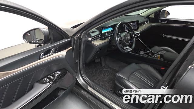 Kia K5 3세대 Signature, 2021 10