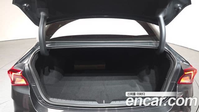 Kia K5 3세대 Signature, 2021 20