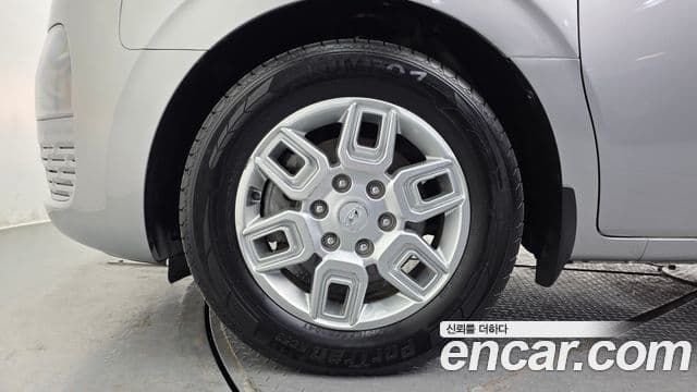 Hyundai Staria Modern, 2023 все фото