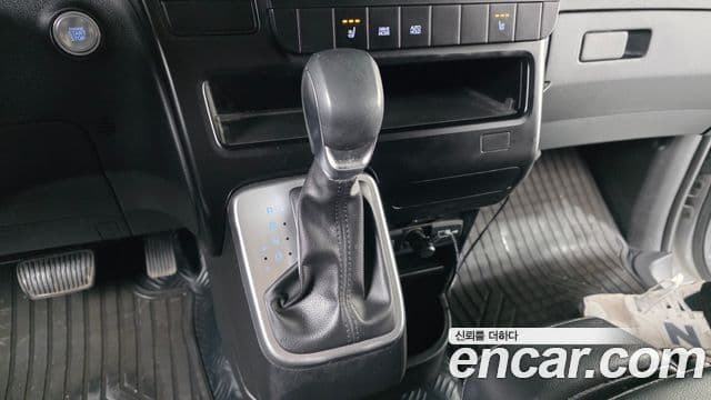 Hyundai Staria Modern, 2023 9