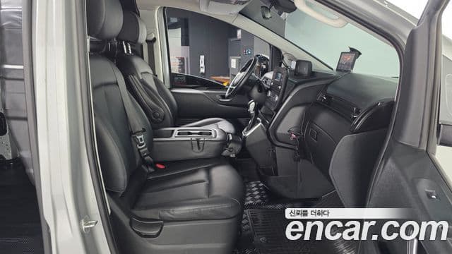 Hyundai Staria Modern, 2023 11