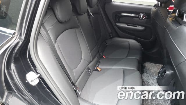 Mini Cooper 클럽맨 2세대, 2023 12