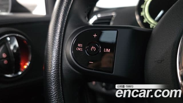 Mini Cooper 클럽맨 2세대, 2023 18