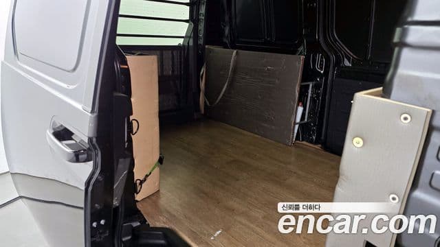 Hyundai Staria Modern, 2023 13