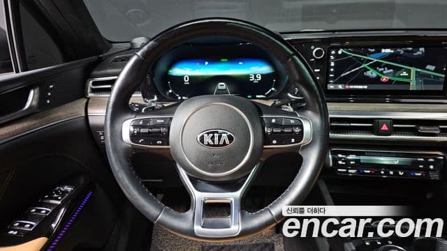 Kia K5 гибрид 3세대 Signature, 2021 13