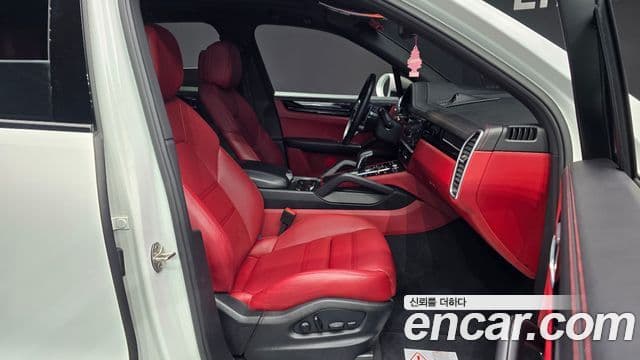 Porsche Cayenne (PO536), 2023 10