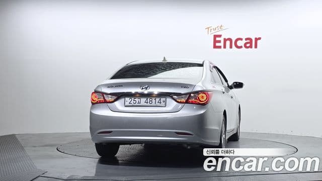 Hyundai YF Sonata люксовая версия, 2010 4