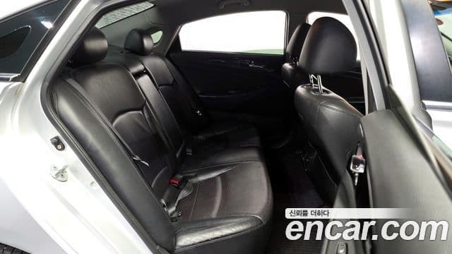 Hyundai YF Sonata люксовая версия, 2010 12