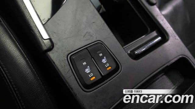 Hyundai YF Sonata люксовая версия, 2010 17