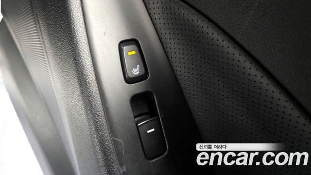 Hyundai YF Sonata люксовая версия, 2010 18