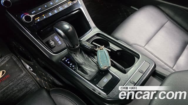 Hyundai Grandeur IG 3.0 LPi Modern Basic (арендный автомобиль), 2018 9