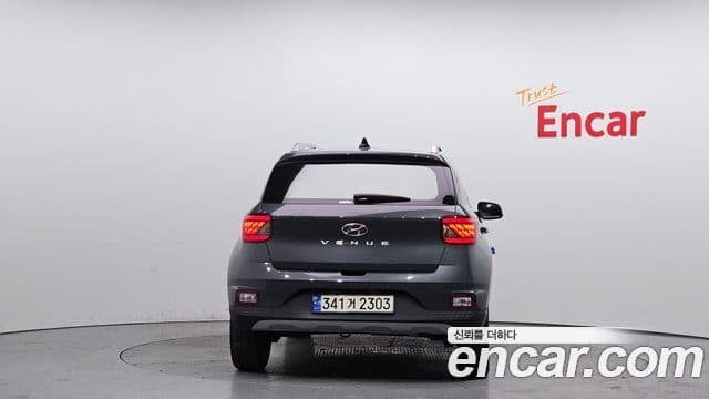 Hyundai Venue Premium, 2024 4