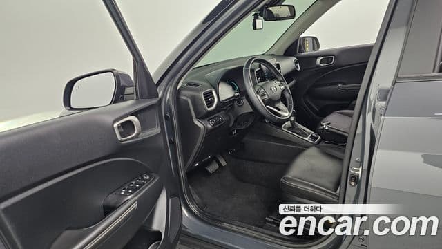 Hyundai Venue Premium, 2024 10