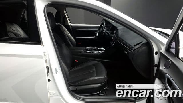 Hyundai Sonata (DN8) Premium Family, 2021 10
