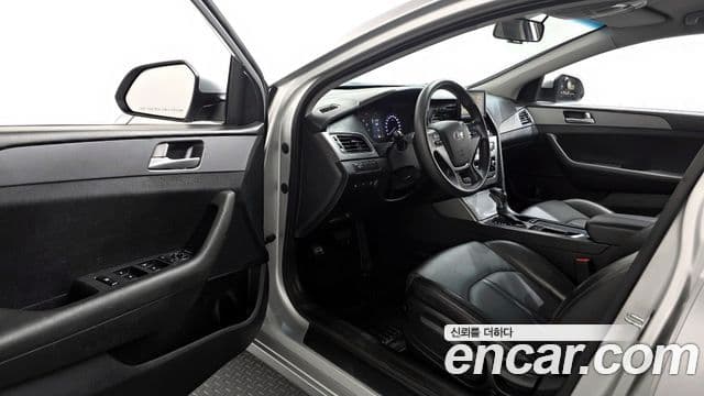 Hyundai LF Sonata Style, 2016 10