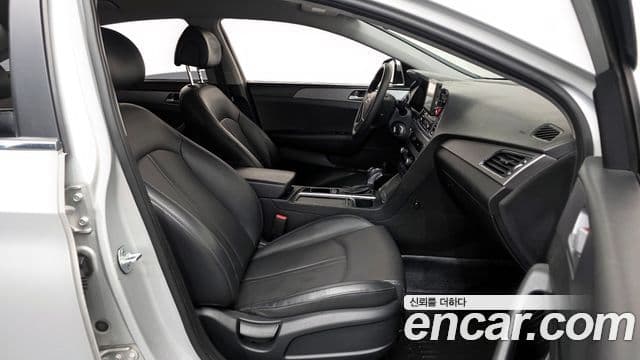 Hyundai LF Sonata Style, 2016 11