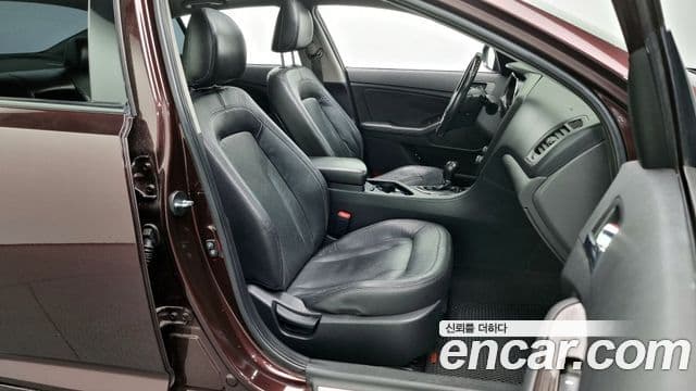 Kia K5 Prestige, 2011 10